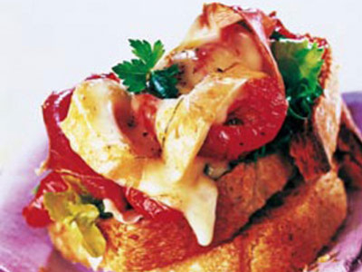 Tartines de Reblochon aux tomates confites